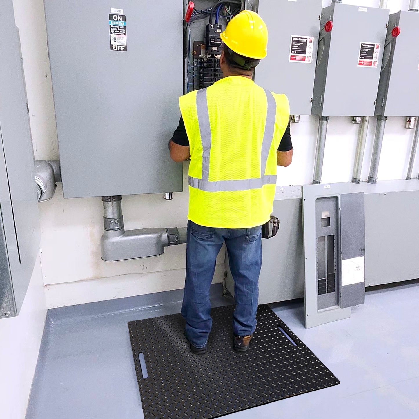 Fusebox Safety Mat™ - Heavy Duty Diamond Surface 3'x3'