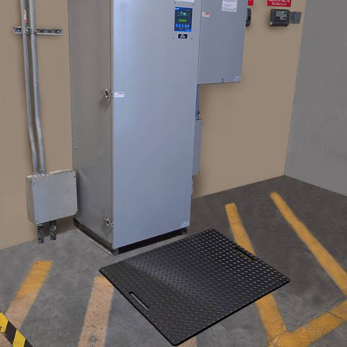 Fusebox Safety Mat™ - Heavy Duty Diamond Surface 3'x3'